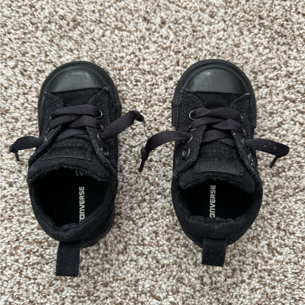 Converse Chuck Taylors All Black size 6